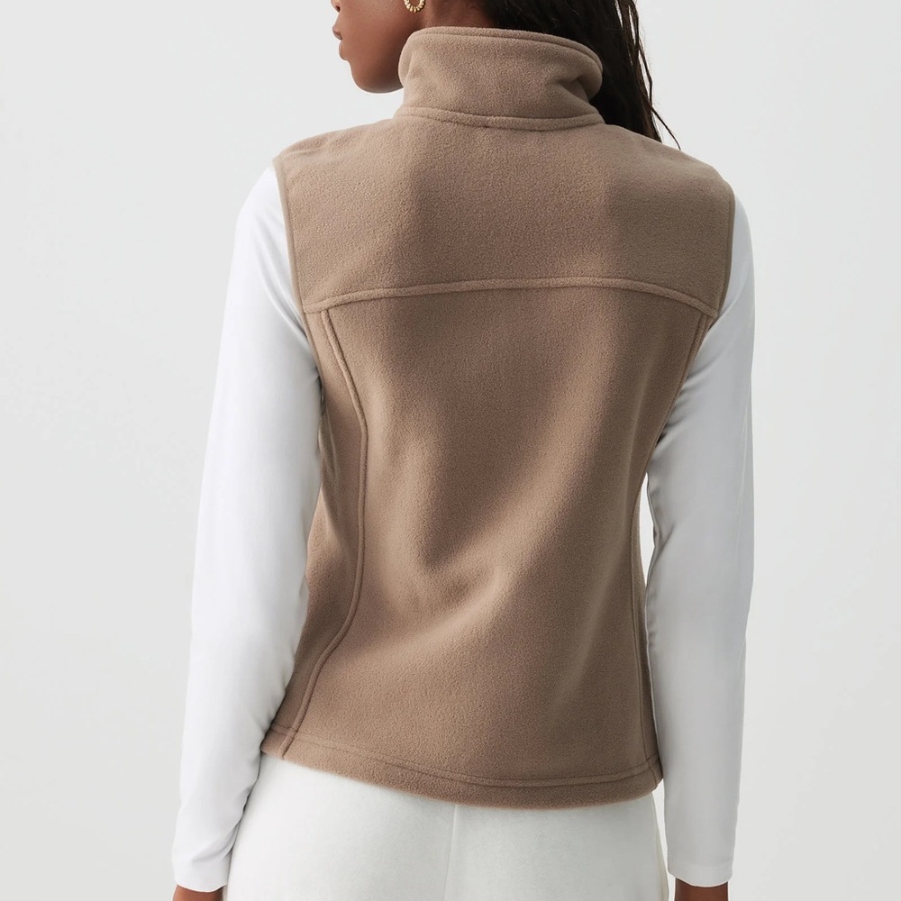 2/25$🍓⭐️ Tan Fleece Vest Ardene
